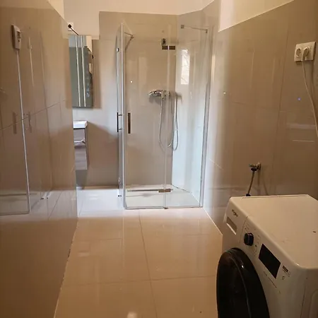 아파트 Central Apartments