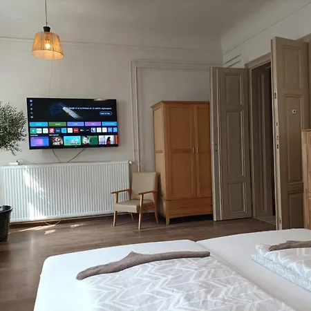 Central Apartments Apartament Pápa