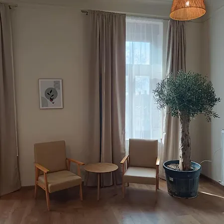 아파트 Central Apartments